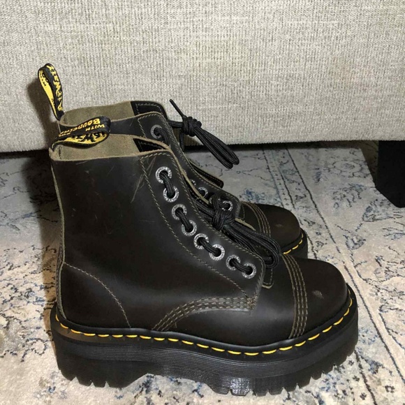 Dr Martens Sinclair Platform Boot - Picture 2 of 10